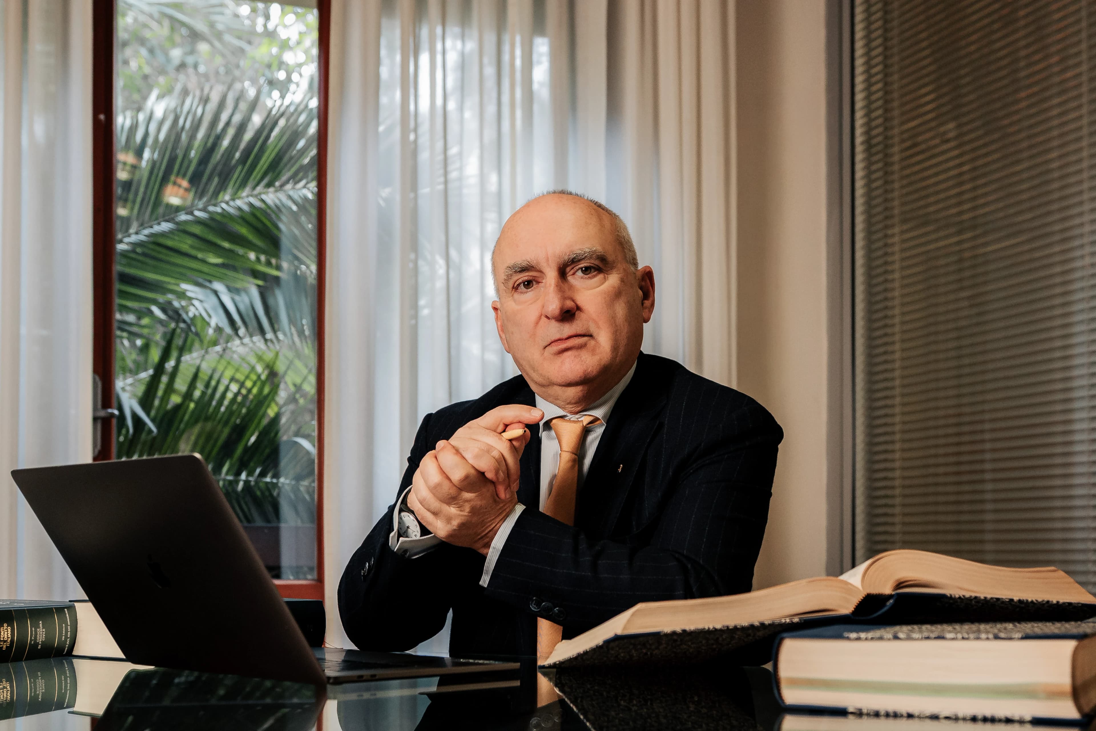 Avv. Manfredi Burgio